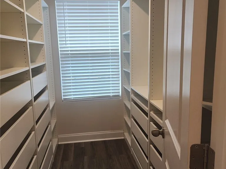 7811 Lucinda Ln — Photo 13
