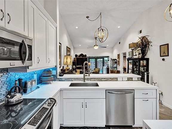 4th image of 3054 S Oakland Forest Drive #2203