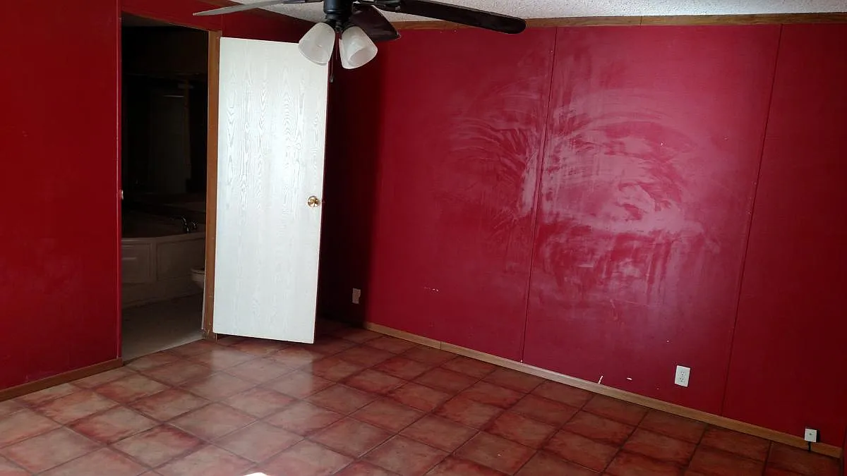 3 bed, 1216 sqft, $950 — Photo 2