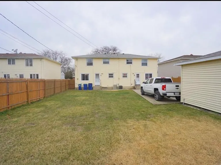 Sunshine Dr — Photo 19