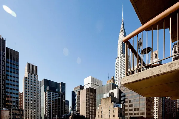 Rented by Mirador Real Estate | media 9