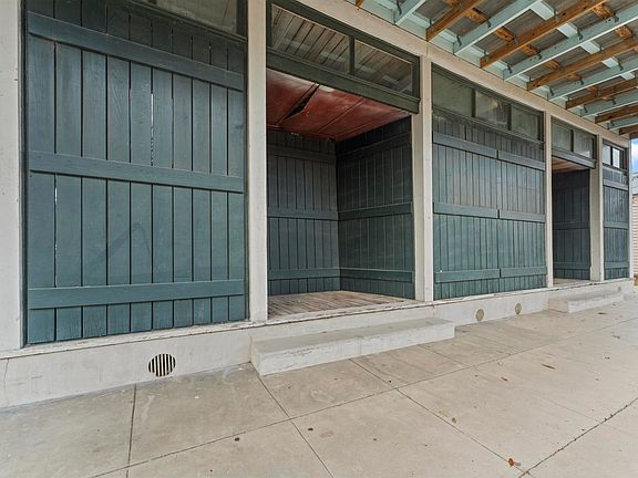 4th image of 520 Railroad Ave
