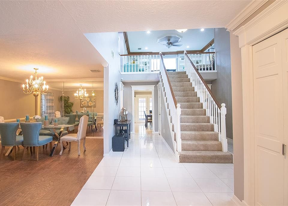 1st image of 1702 Roanwood Ct