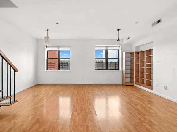 893 Myrtle Avenue image 1 of 25