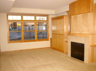 500 Greenhaven Dr, Burnsville, MN 55306