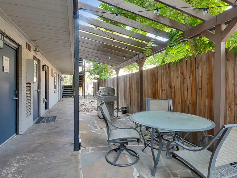 1443 Elizabeth St #202 — Photo 15
