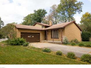 24094 Vincent Dr, North Olmsted, OH