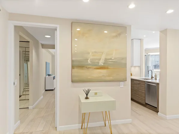 150 West 56th Street image 3 of 6