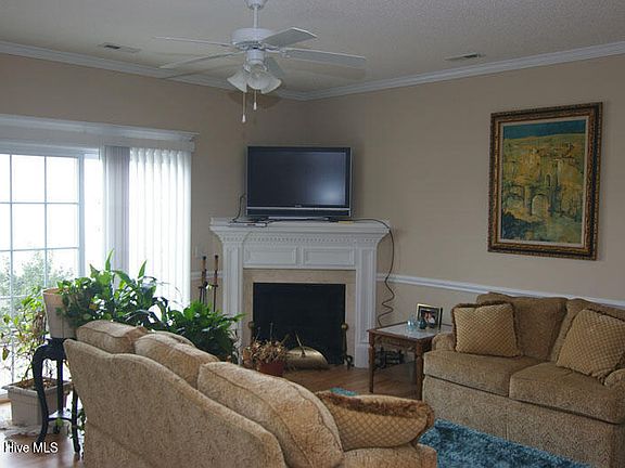 3rd image of 101 Fosbury Way APT A
