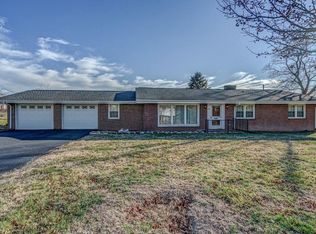 102 Woodmere Dr, Vinton, VA 24179