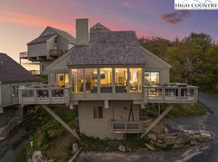 105 Beechtop Rd, Beech Mountain, NC 28604