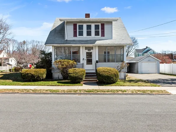 32 Brookfield Rd, Norwood, MA 02062
