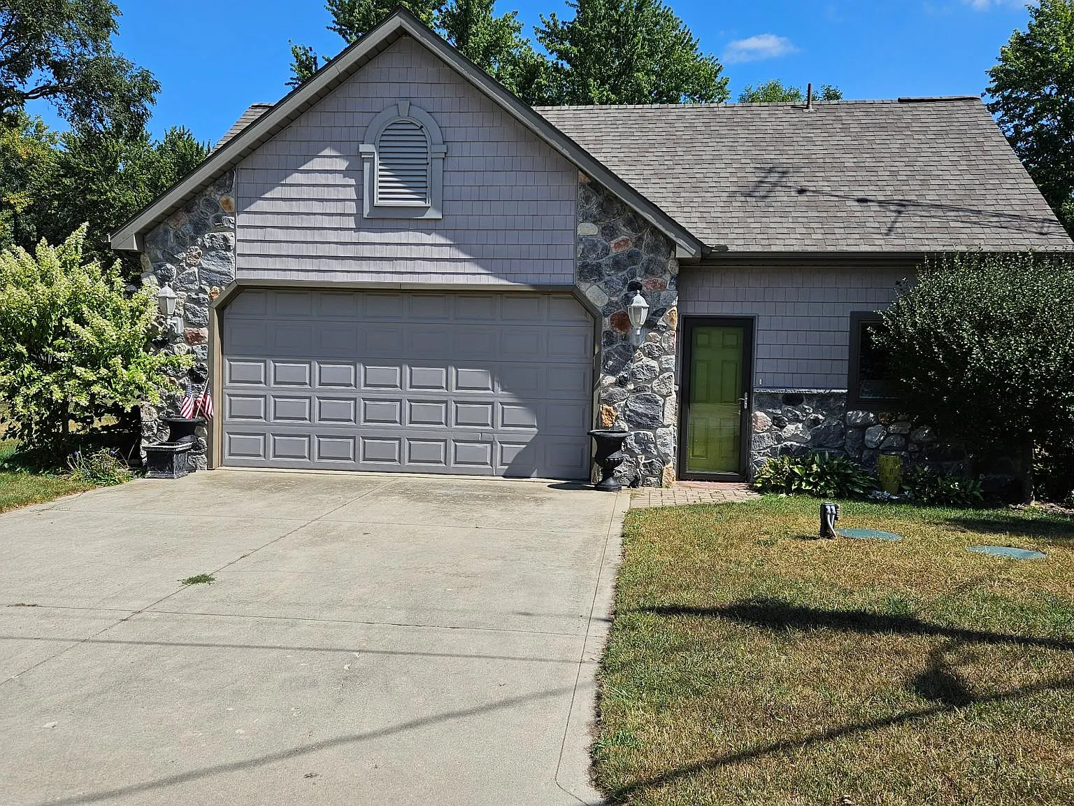 1 bed, 1240 sqft, $2,000 — Photo 1