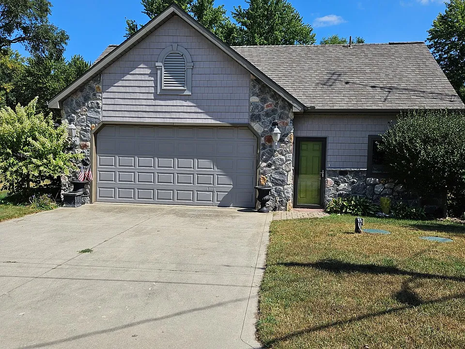 920 Chapman Lake Dr
