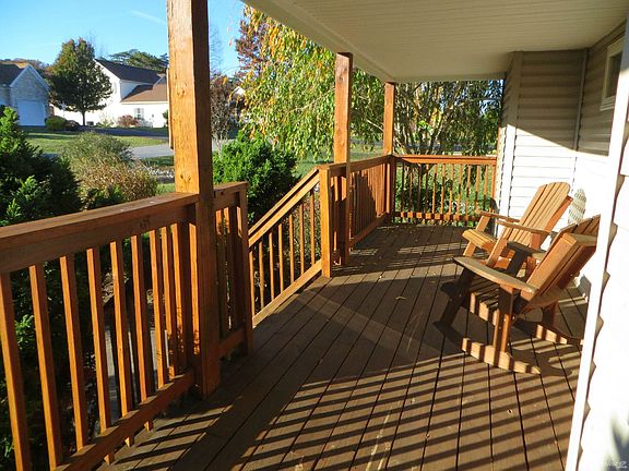 Entry Deck