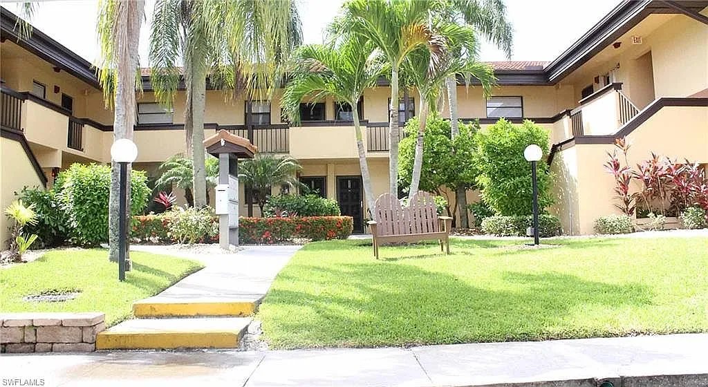 2 bed, 956 sqft, $1,700 — Photo 1