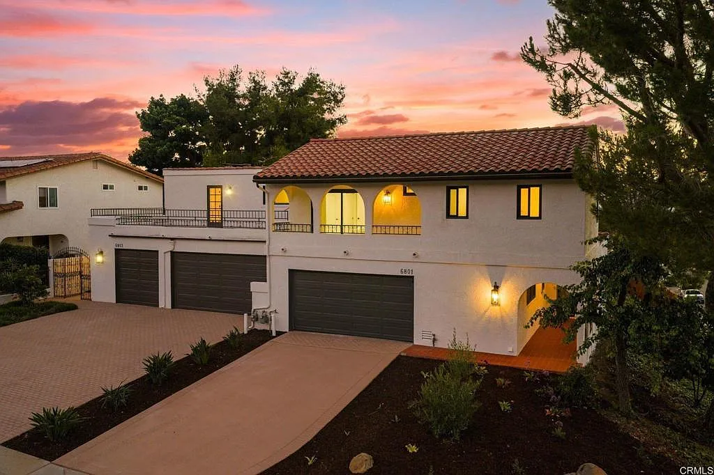 Building Photo - 6803 El Fuerte St