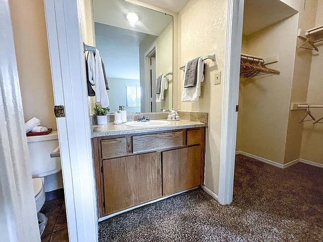 Stonehaven Apartments — Photo 18