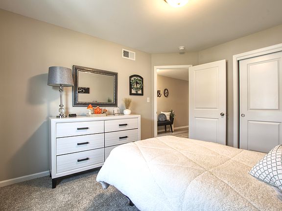 5th image of 12769 Woodside Dr