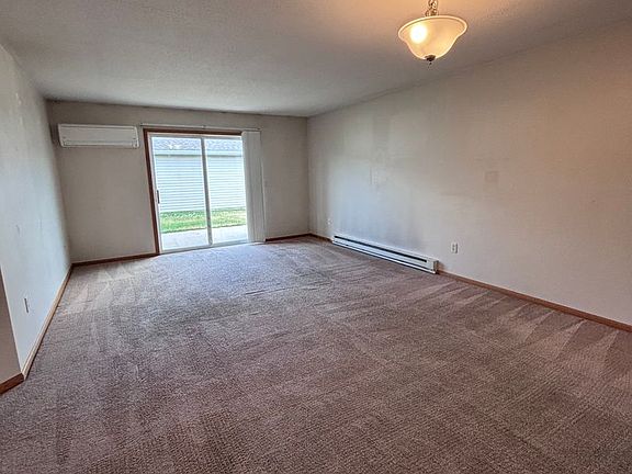 4th image of 520 27th Ave NW