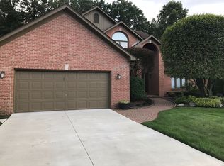 16766 Mark Wood Dr, Macomb, MI 48042