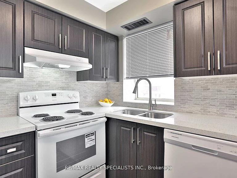 2470 Eglinton Ave W #507 — Photo 7