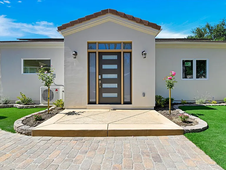 4956A Vejar Dr — Photo 32