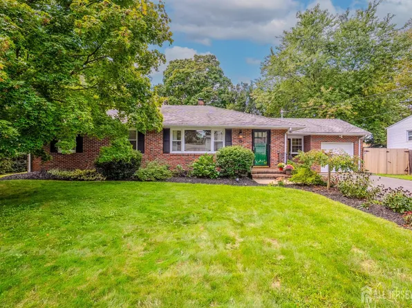 113 Spring Crest Dr, Hightstown, NJ 08520