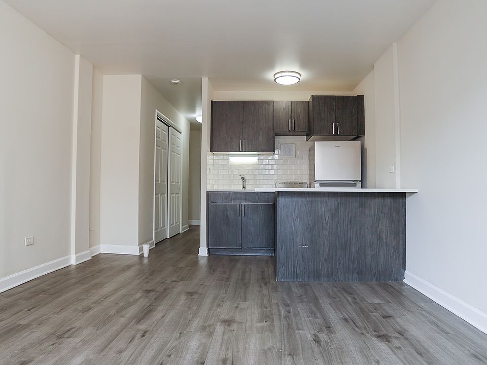 1st image of 6010 N Winthrop Ave #501