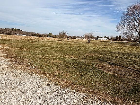 3rd image of 3784 Saint Paul Rd