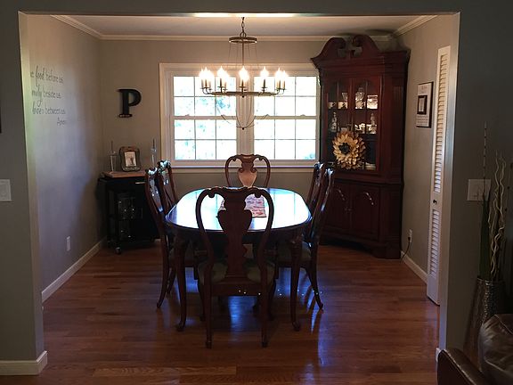 5th image of 71 Edgewood Dr
