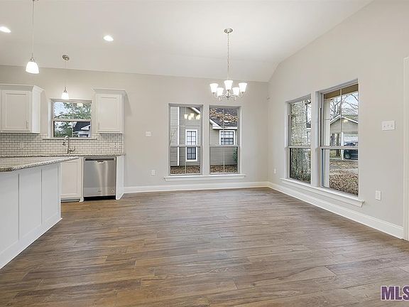 4th image of 10824 Downey Dr