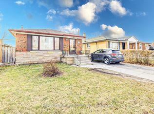 28 Sharbot Ave, Toronto, ON M1H1Y7