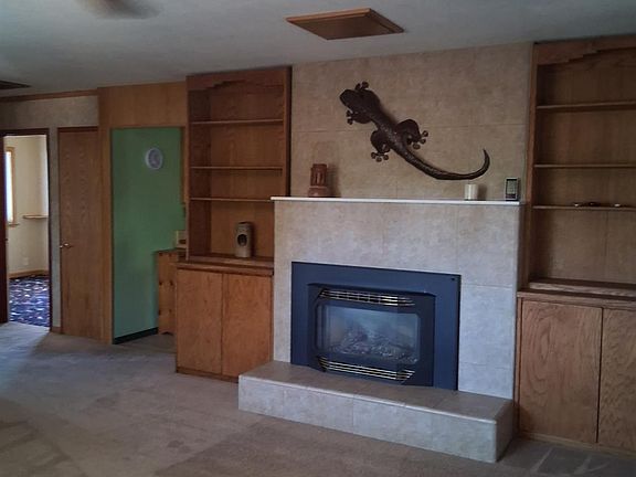 3rd image of 21265 N Manzanita Way