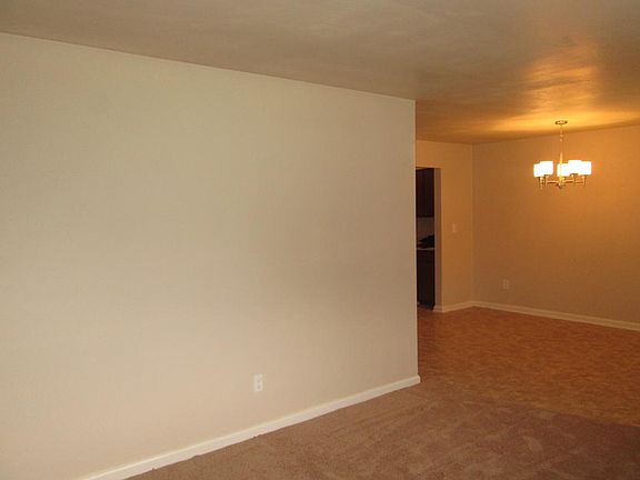 2nd image of 4648 Hardy Dr APT B