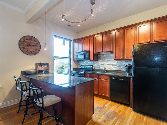 4th image of 1707 N Paulina St APT 302