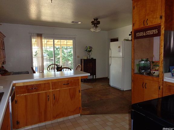 5th image of 2322 Reile Ave