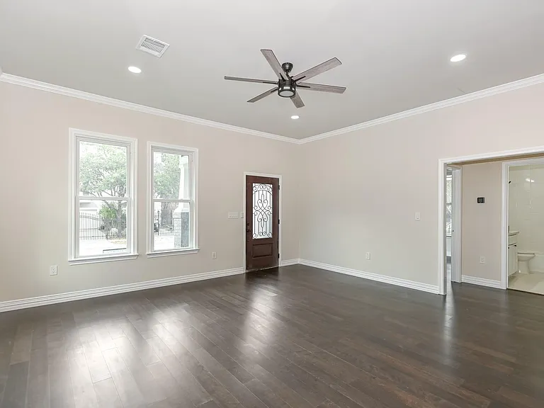 2902 Houston Ave — Photo 8