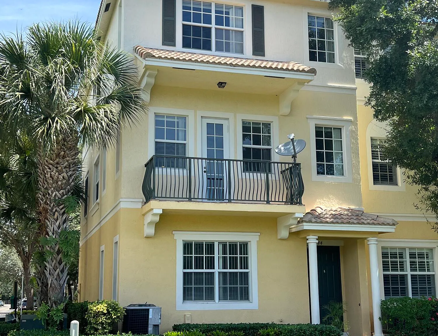 3 bed, 4.0 bath, 2143 sqft, $3,600 — Photo 1