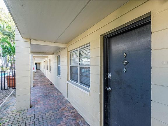 4th image of 5221 Bayshore Blvd APT 17