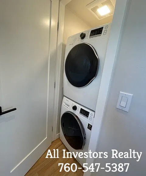 2425 Dunstan St — Photo 10