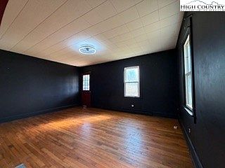 3rd image of 123 Stonewood Road