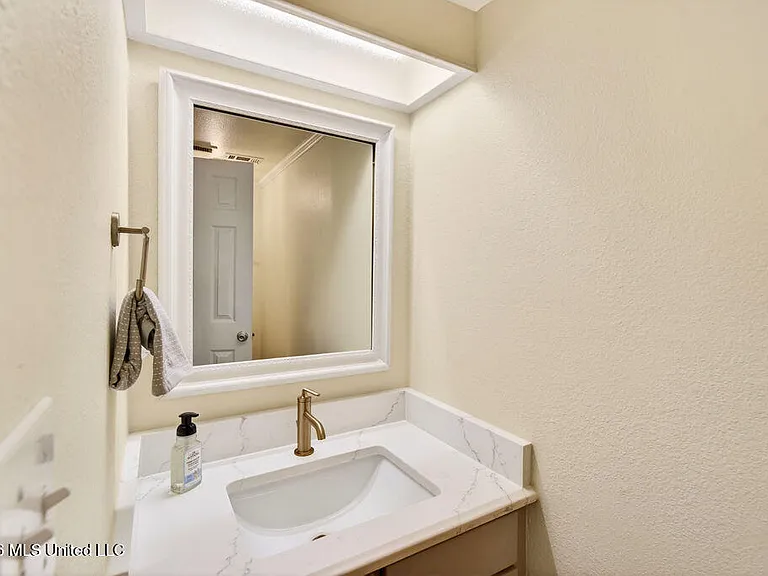 255 E Scenic Dr #G — Photo 35