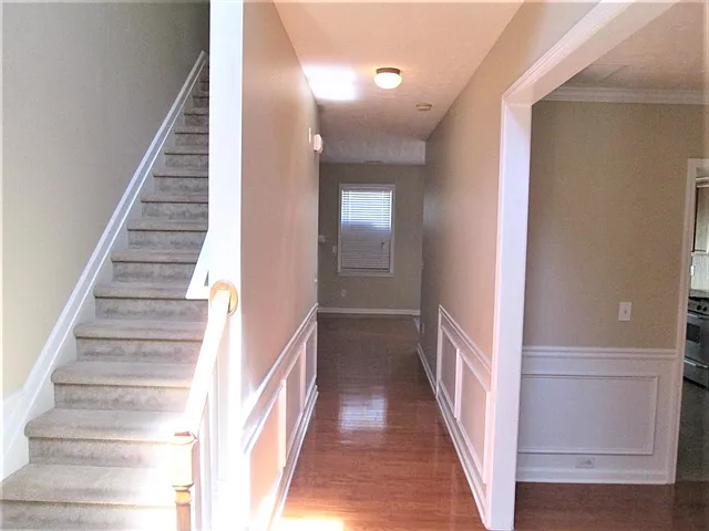 4 bed, 2.5 bath, 2456 sqft, $2,555 — Photo 2