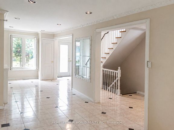 2nd image of 63 Lehar Cres