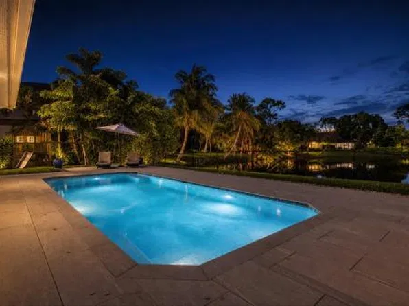 10925 Parnu St, Naples, FL 34109
