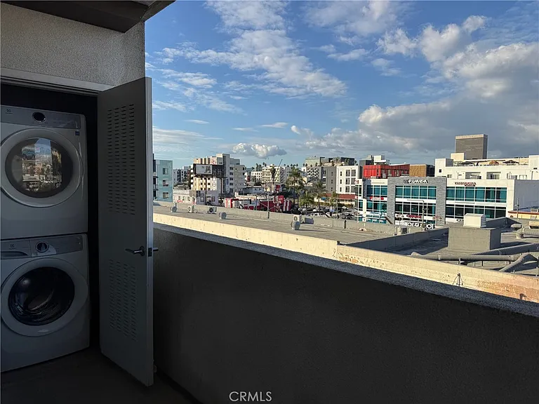1025 S Berendo St #404 — Photo 14