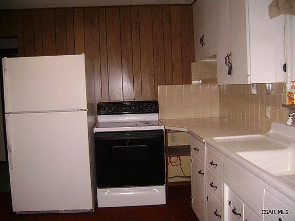 4th image of 418R Belmont St
