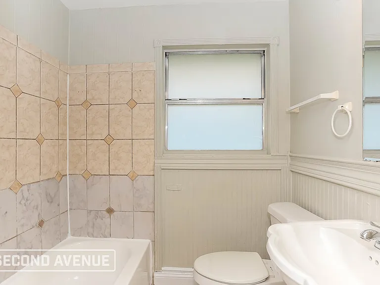 8645 Samona Dr W — Photo 12