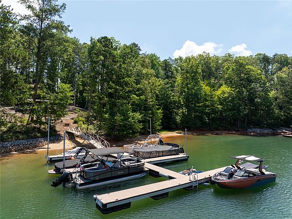 3rd image of 118 Squirrel Point
